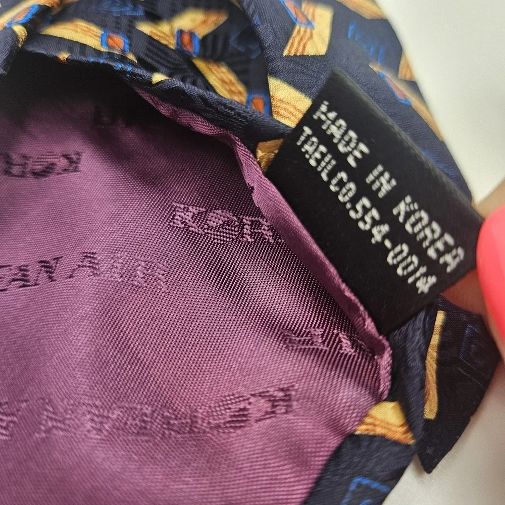 Vintage Korean Air‎ 100% Silk Tie Geometric Pattern